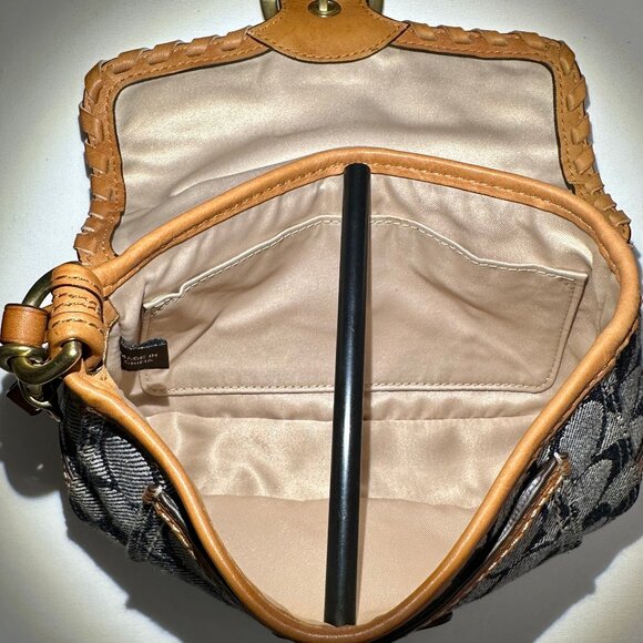 SOLD - COACH Bleecker Vachetta Leather Signature Denim Floral Applique Wristlet - Picture 10 of 15